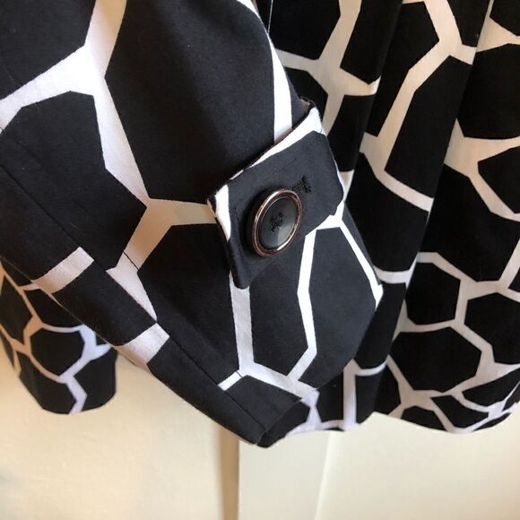 Sandro jacket size small giraffe print lined black - Picture 4 of 7